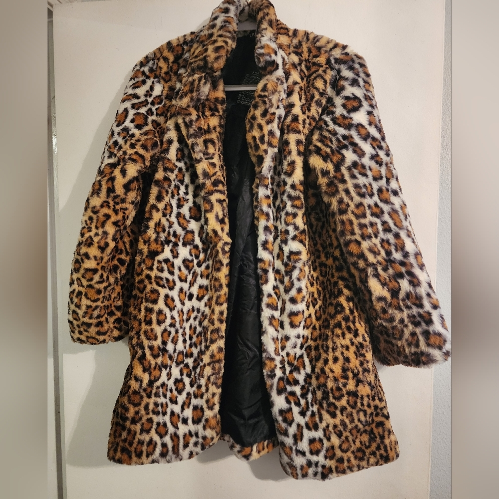Ladies Faux Leopard Fur Coat